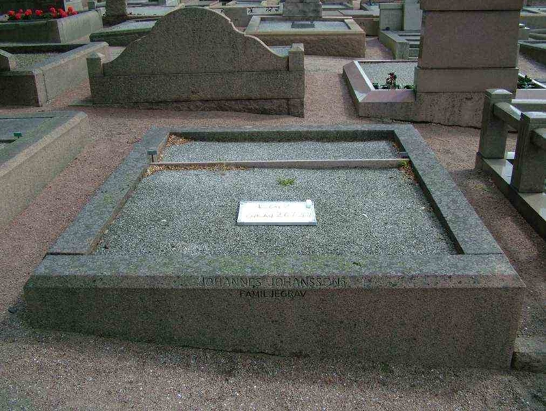 Gravnummer: 2    67-68