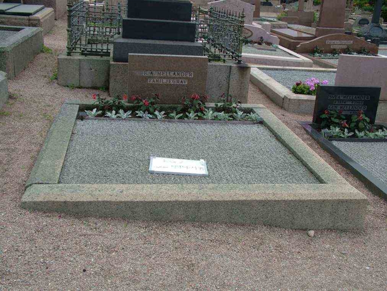 Grave number: 2   494-495