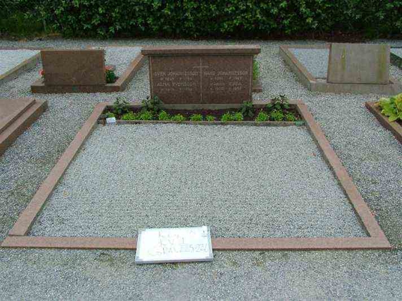 Gravnummer: 3 01   225-226