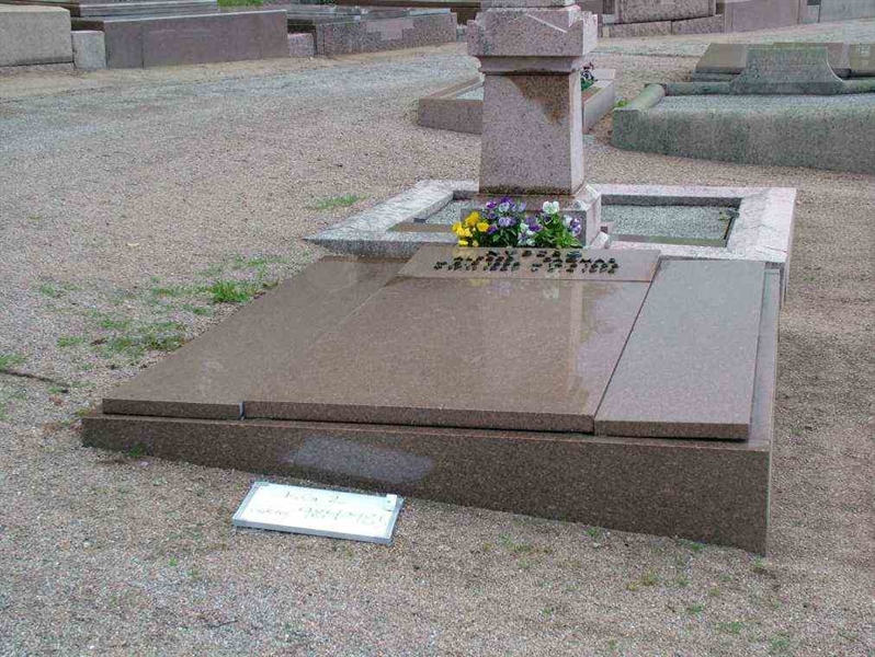 Gravnummer: 2   484-485