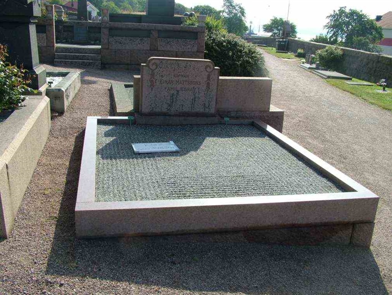 Grave number: 2   348-349