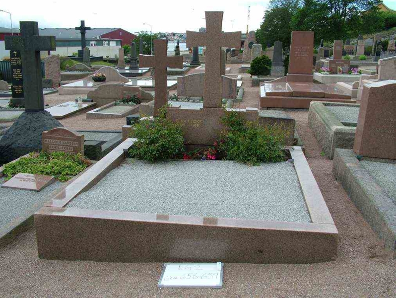 Grave number: 2   658-659