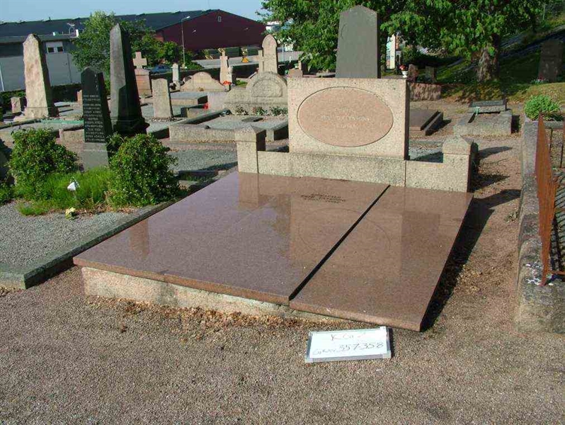 Hautatunnus: 2   357-358