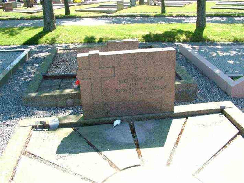 Gravnummer: 3 02   235-236