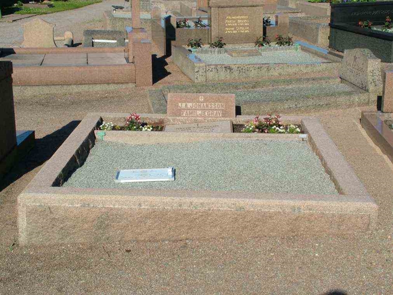 Grave number: 2   750-751