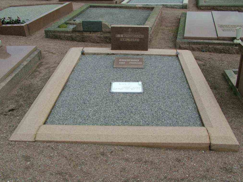 Hautatunnus: 2   698-699