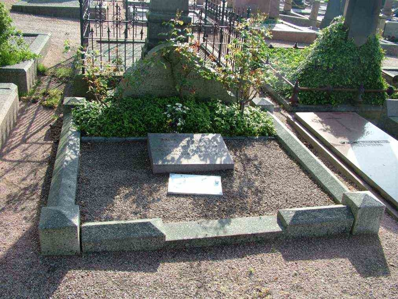 Hautatunnus: 2   335-336