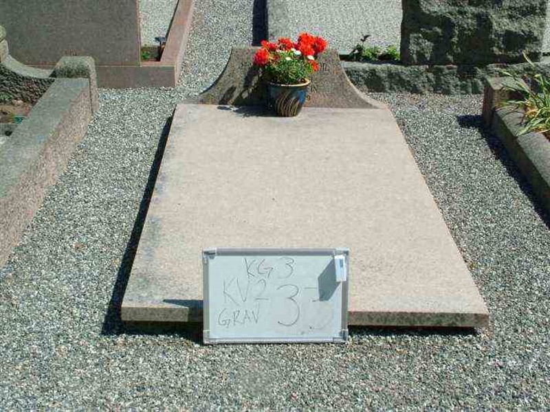 Gravnummer: 3 02    33