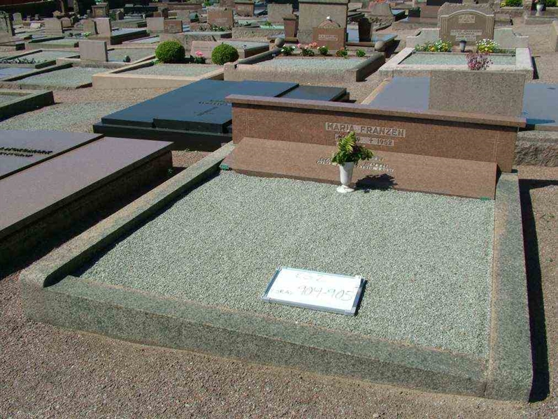 Grave number: 2   904-905