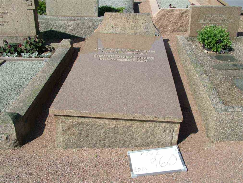 Grave number: 2   960