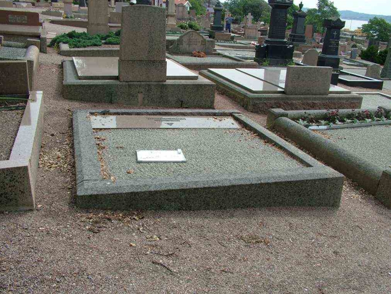 Gravnummer: 2   377-378