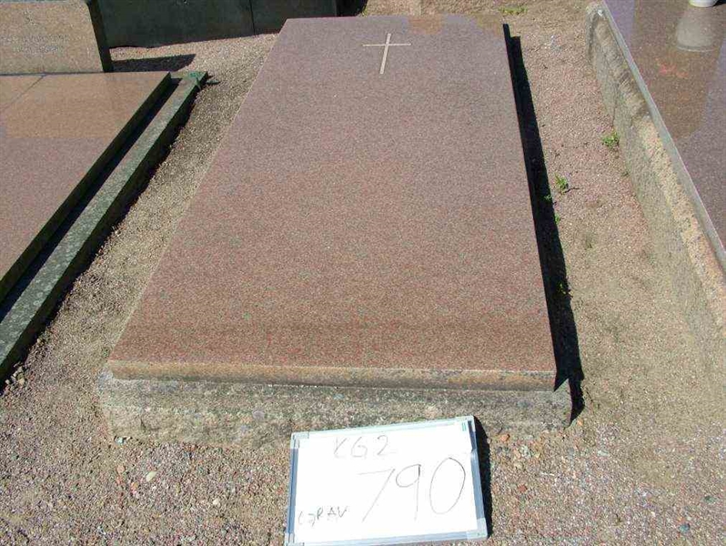 Grave number: 2   790