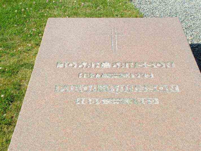 Gravnummer: 3 03     9