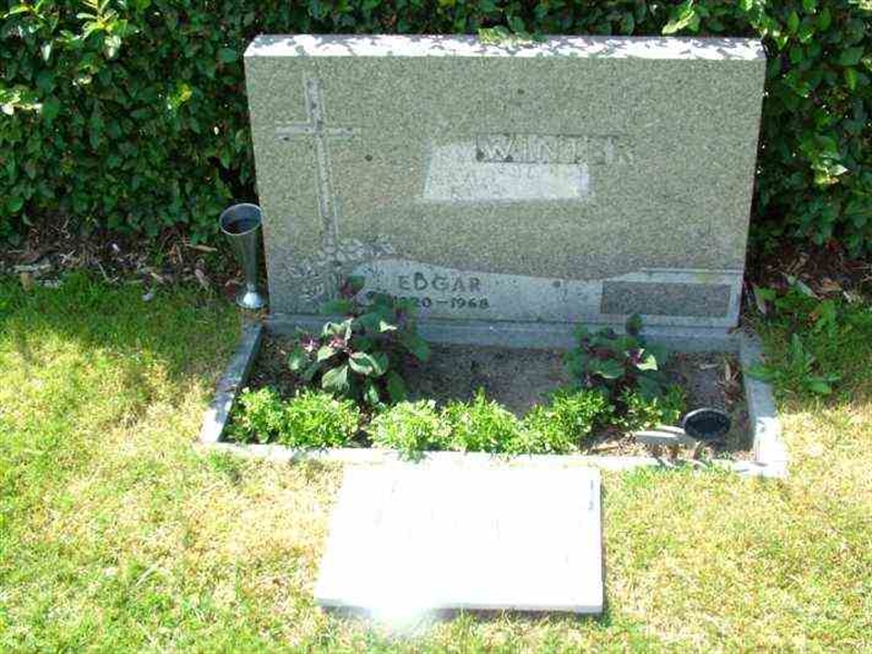 Gravnummer: 3 04   125-126