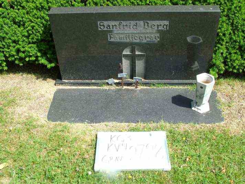 Gravnummer: 3 04    27-28