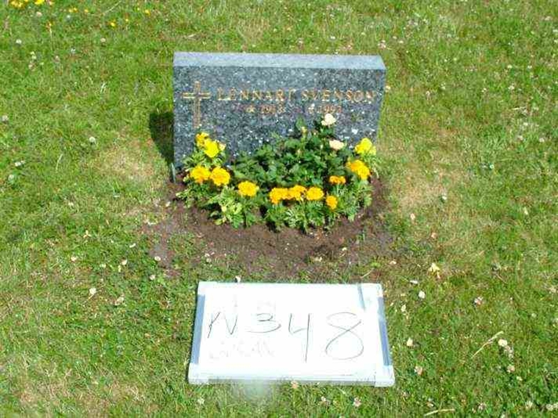 Gravnummer: 3 03    48