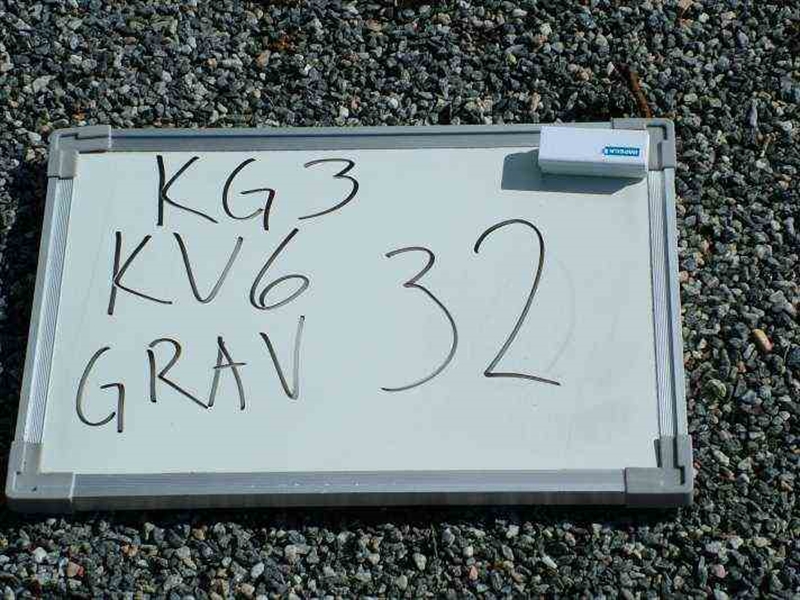 Gravnummer: 3 06    32