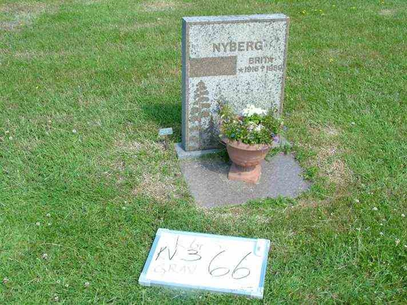 Gravnummer: 3 03    66