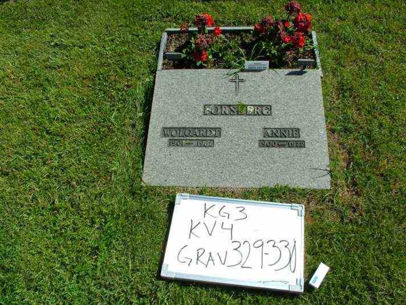 Hautatunnus: 3 04   329-330