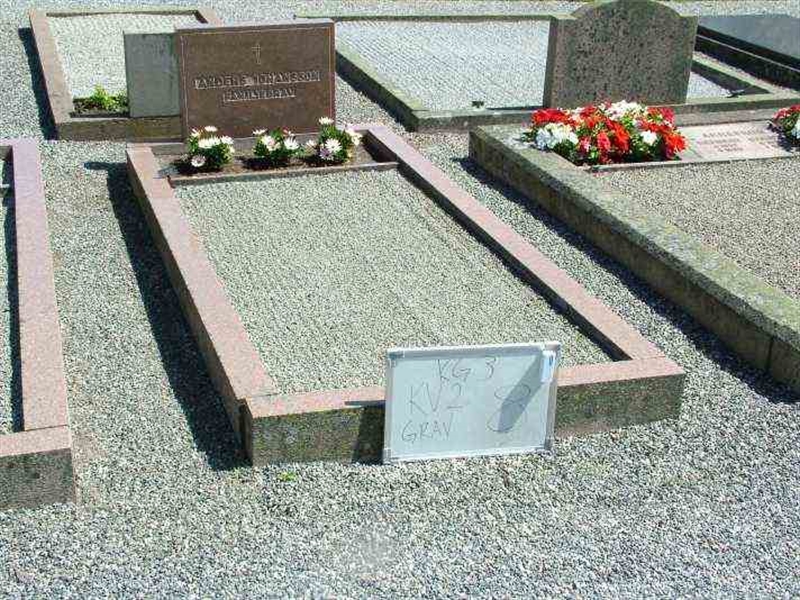 Grave number: 3 02     8