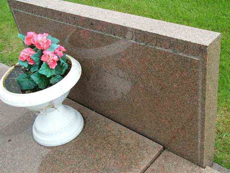 Gravnummer: 3 08    28-29