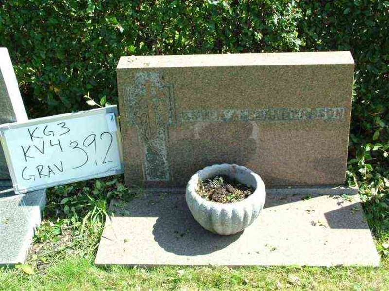 Gravnummer: 3 04   392