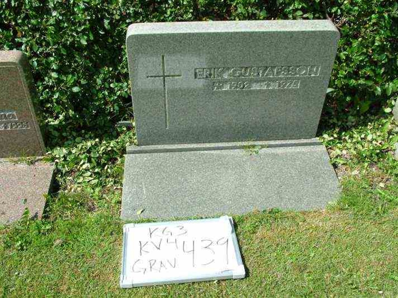 Hautatunnus: 3 04   439