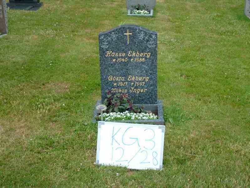 Gravnummer: 3 12    28