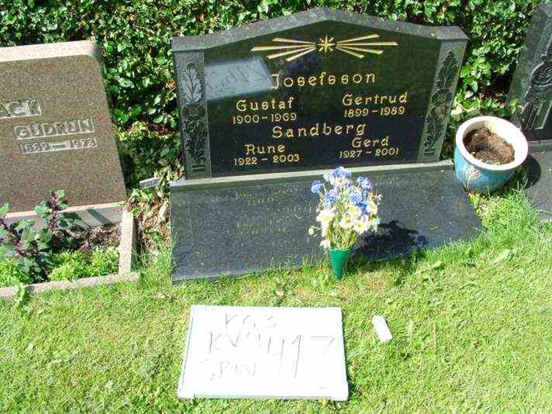 Gravnummer: 3 04   417