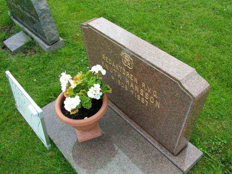 Gravnummer: 3 10    77