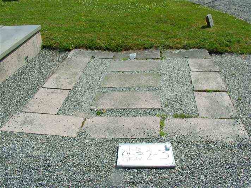 Gravnummer: 3 03     2-3