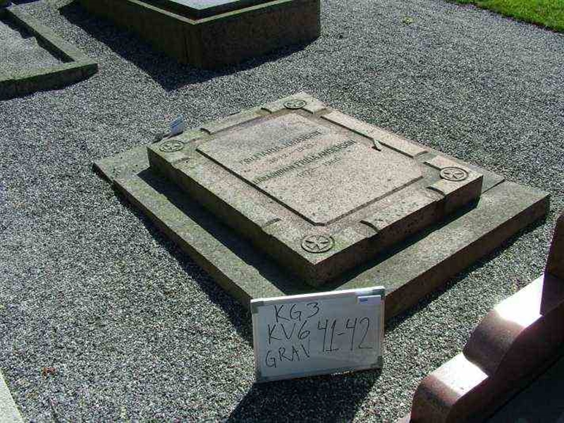 Gravnummer: 3 06    41-42