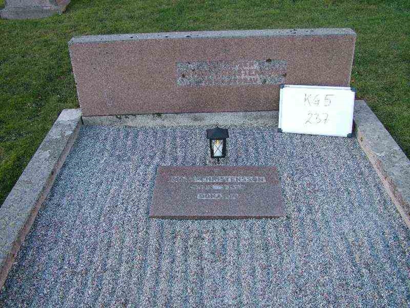 Gravnummer: 5   237-2