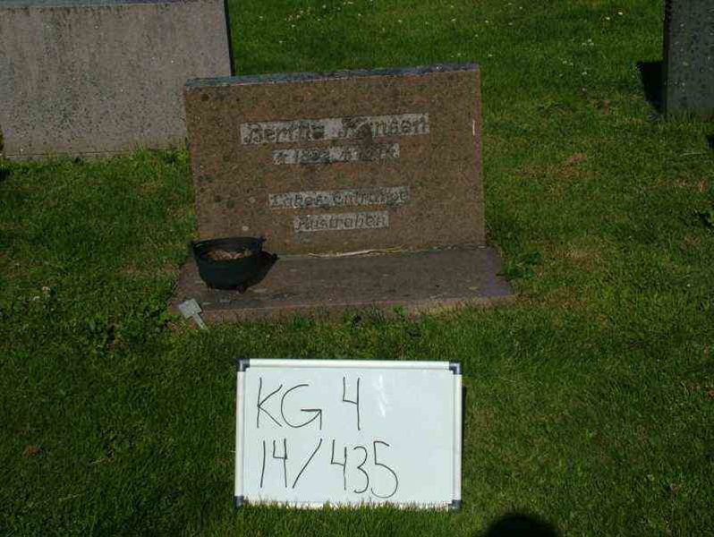 Hautatunnus: 4 14-G   435