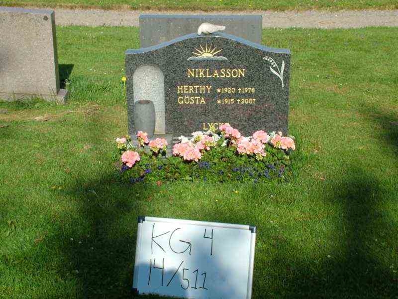 Hautatunnus: 4 14-G   511