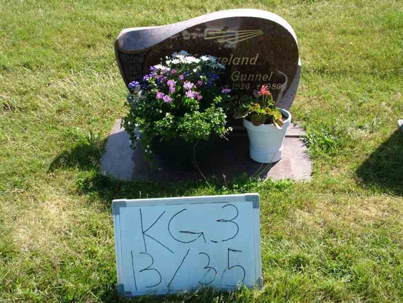 Grave number: 3 13    35