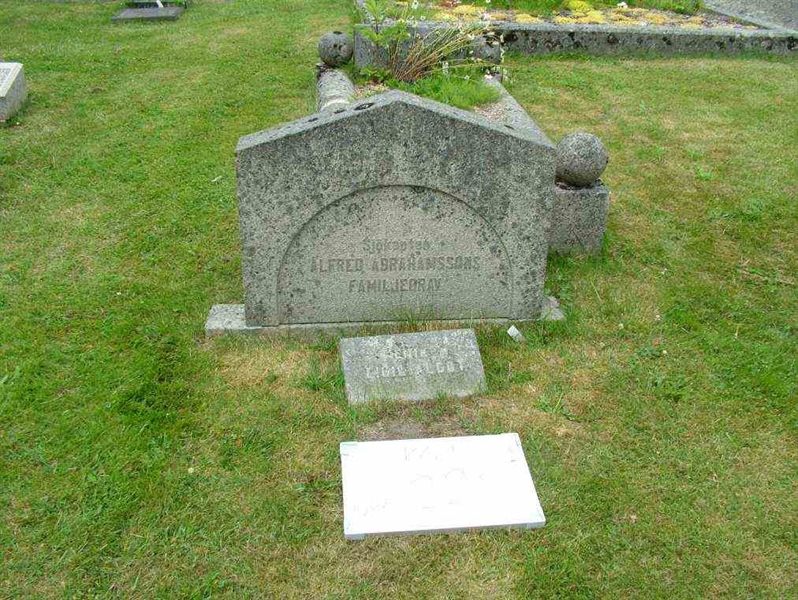 Gravnummer: 5   222-2