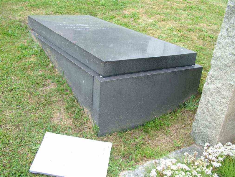 Gravnummer: 5   181-2