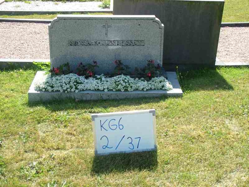 Grave number: 6 02    37-3