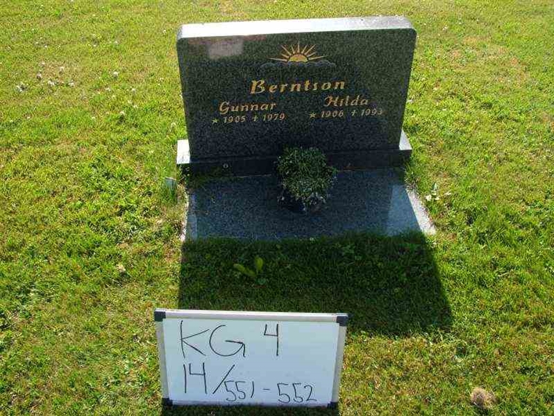 Hautatunnus: 4 14-G   551-552
