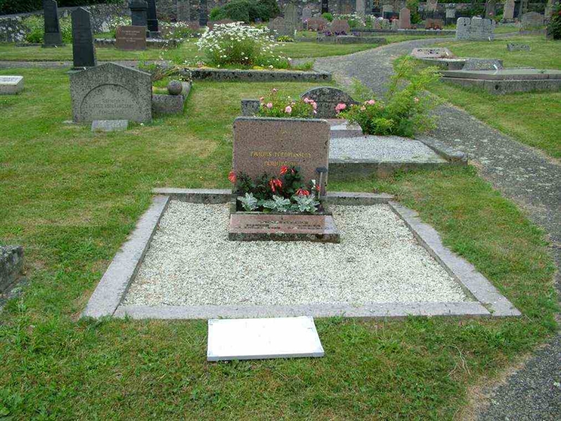 Gravnummer: 5   207-2