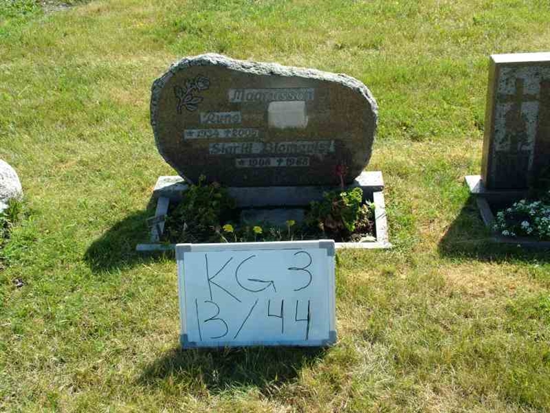Grave number: 3 13    44
