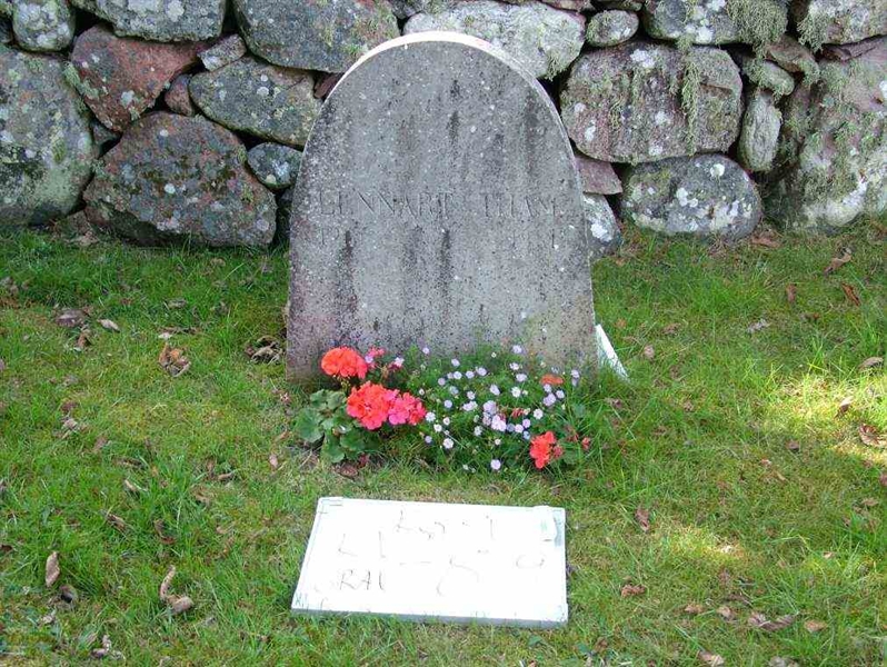 Grave number: 9 02     8-9