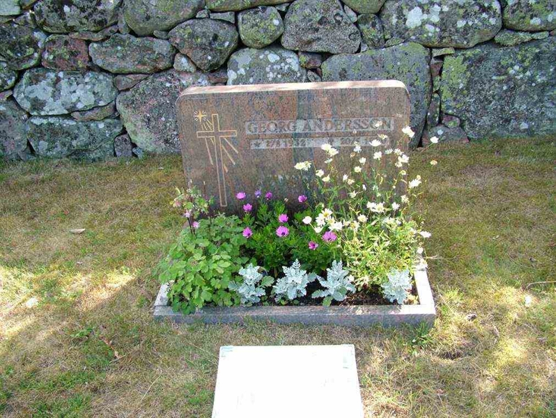 Gravnummer: 9 02    47-48