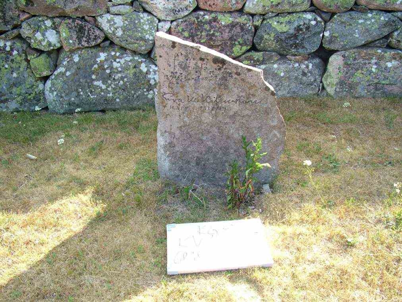 Grave number: 9 02    41-42