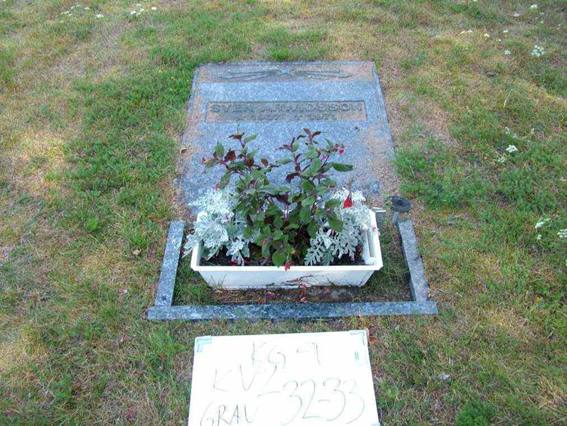 Gravnummer: 9 02    32-33