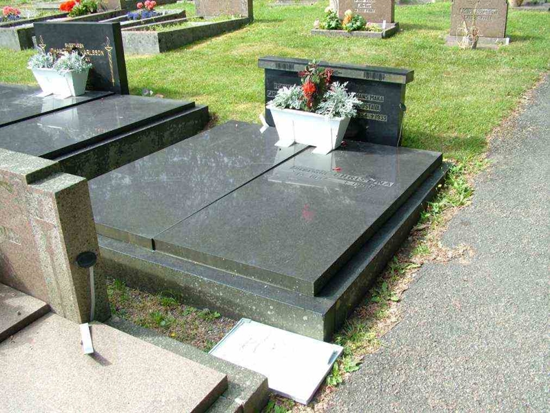 Hautatunnus: 7 02    56-3