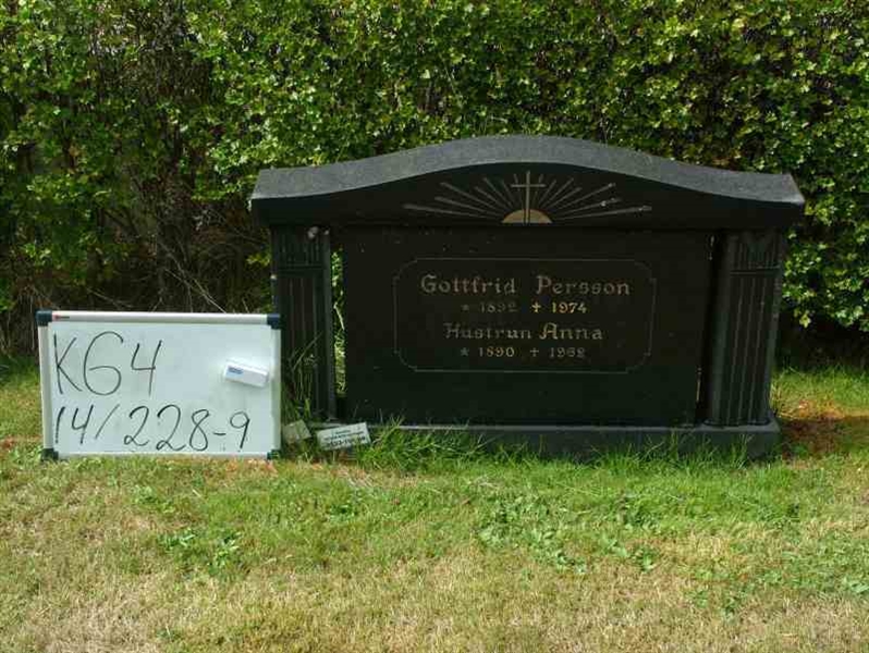 Hautatunnus: 4 14-G   228-229