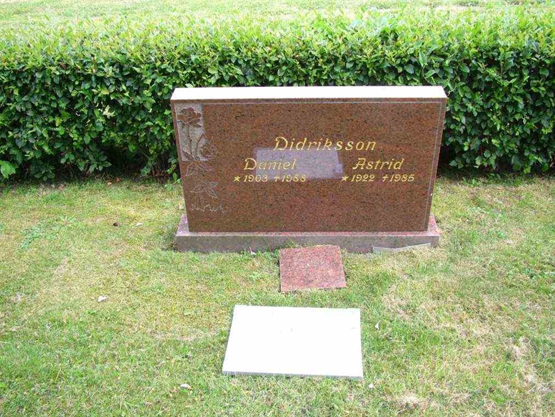 Gravnummer: 7 09    39-2