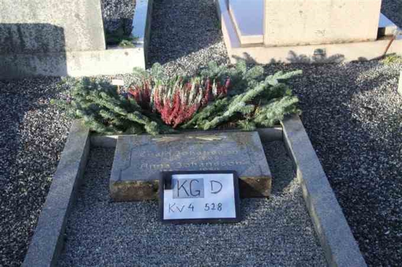 Hautatunnus: 3 04   528